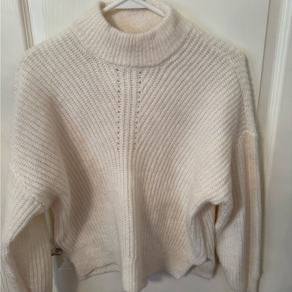 Abercrombie & Firtch Cozy Cream Turtleneck Sweater
